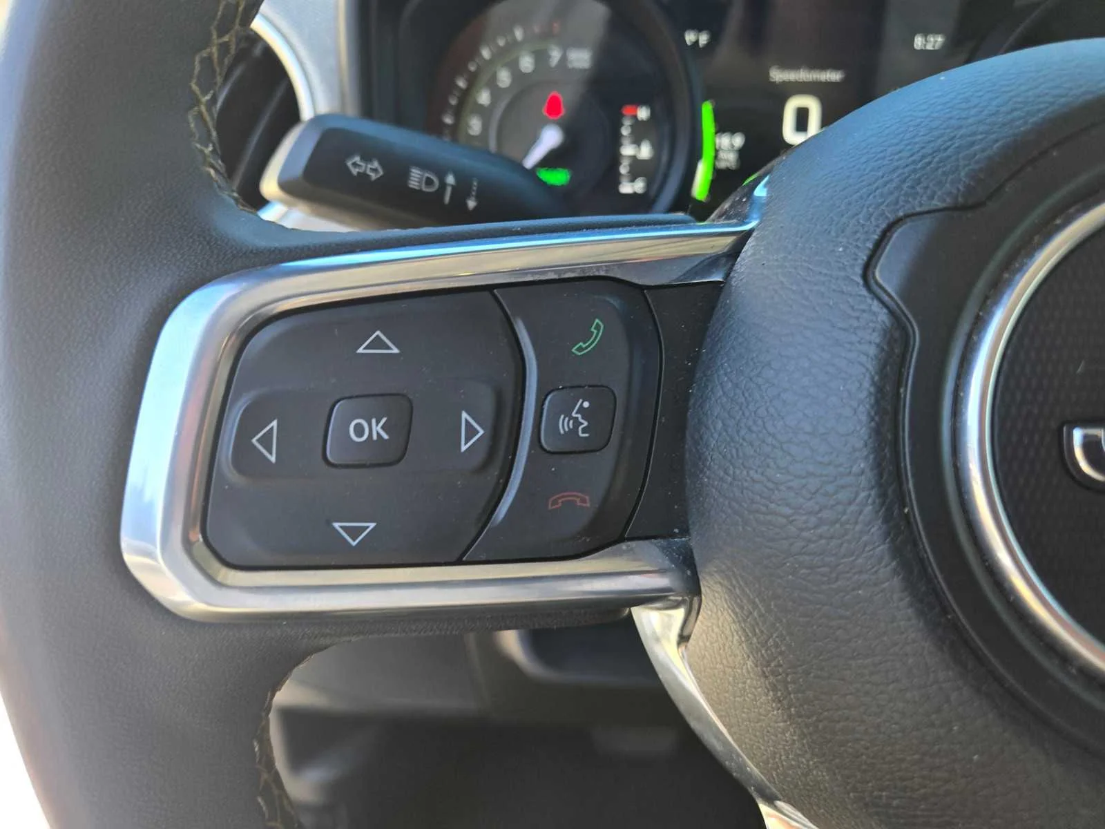 Used 2024  Jeep Sahara image 29