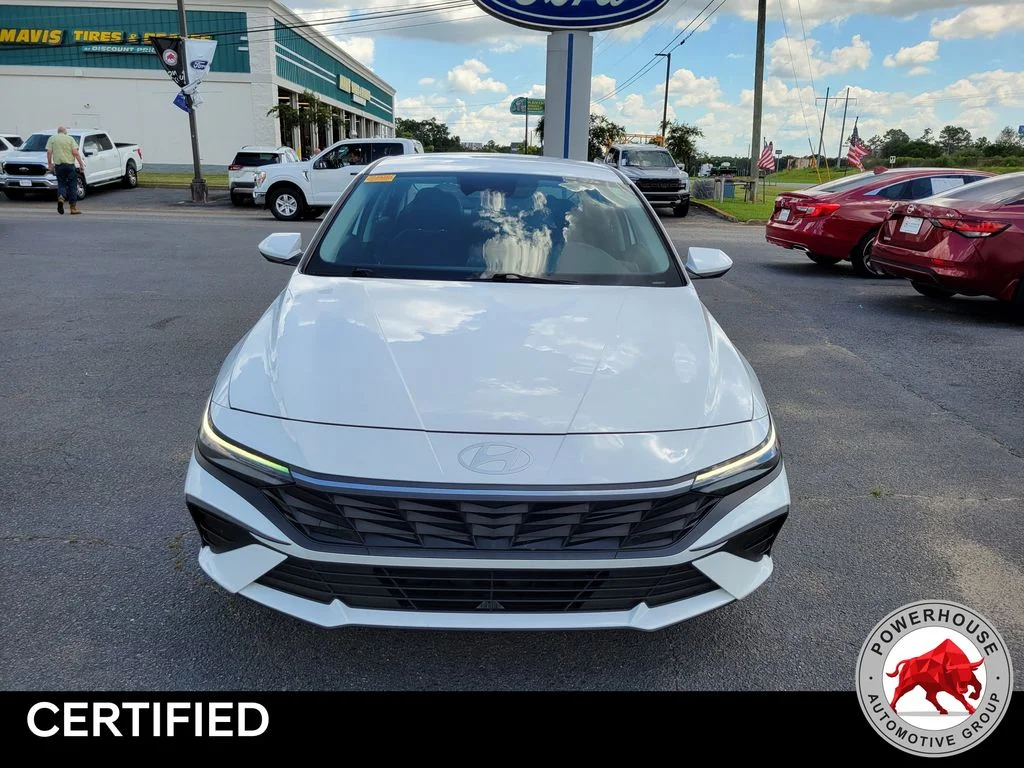 Used 2024 White Hyundai SEL image 10