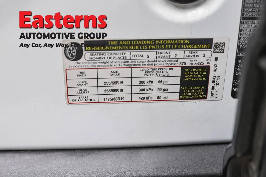 Used 2022 White Land Rover P250 R-Dynamic S image 35