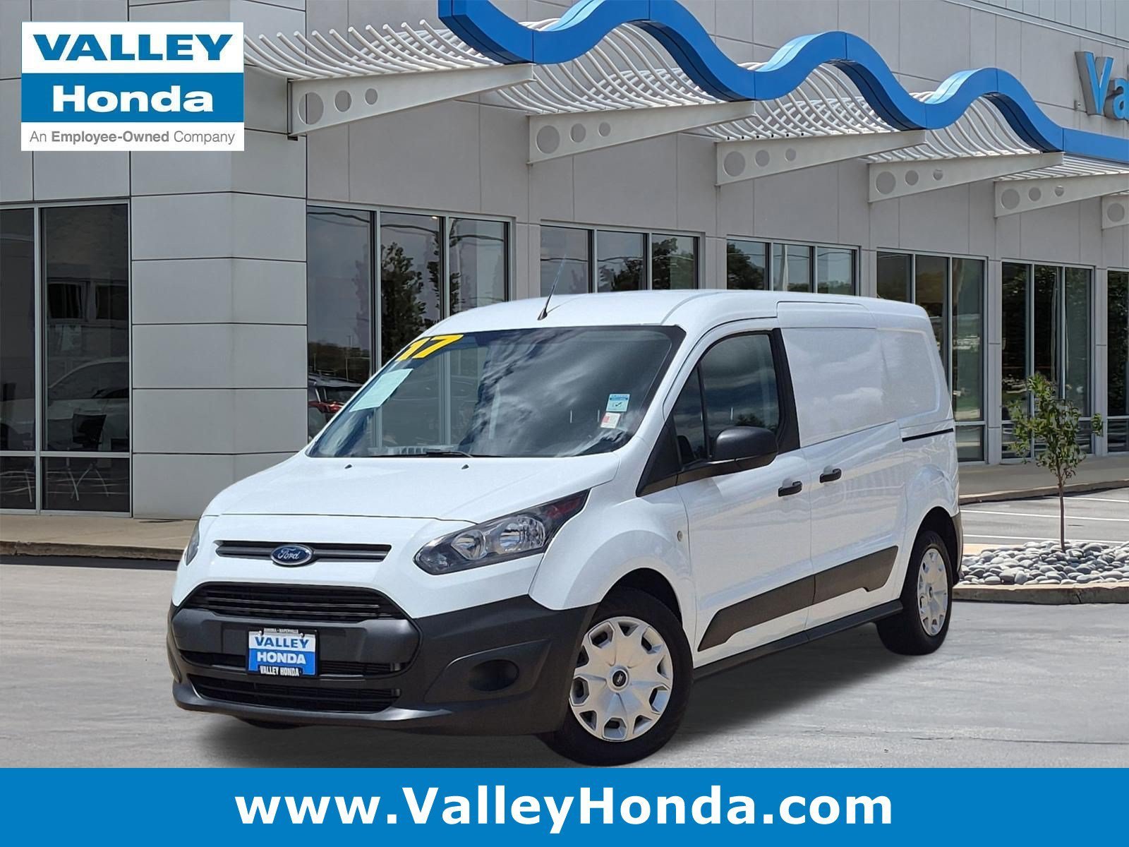 Used 2017 Frozen White Ford XL image 1