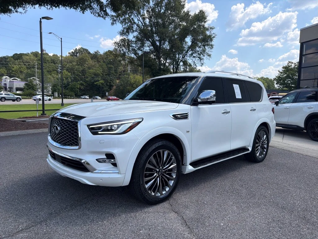 Used 2018 Moonstone White INFINITI  image 5