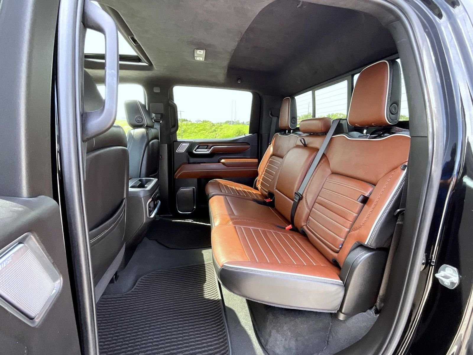 Used 2024 Black GMC Denali Ultimate image 19