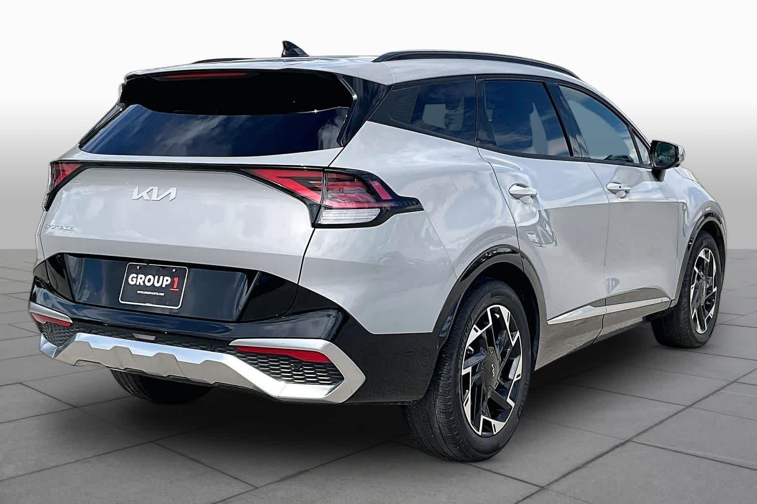 Used 2023 Wolf Gray Kia SX-Prestige image 13