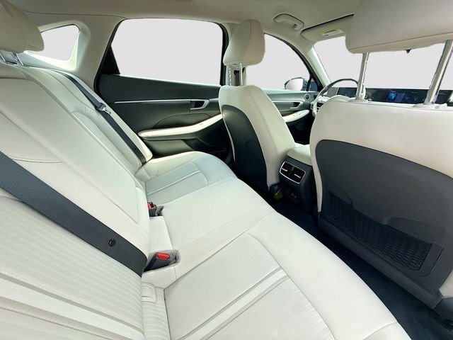 Used 2024 Black Hyundai SEL image 25