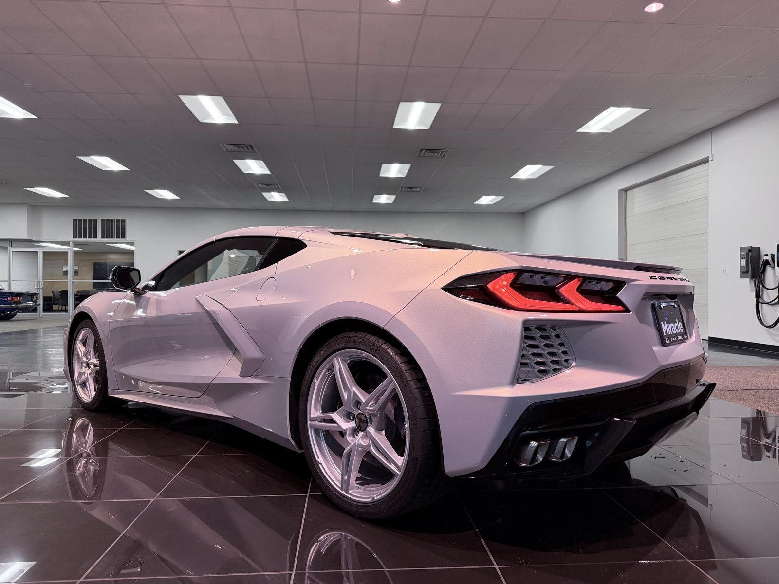 Used 2021 Silver Flare Metallic Chevrolet 2LT image 12