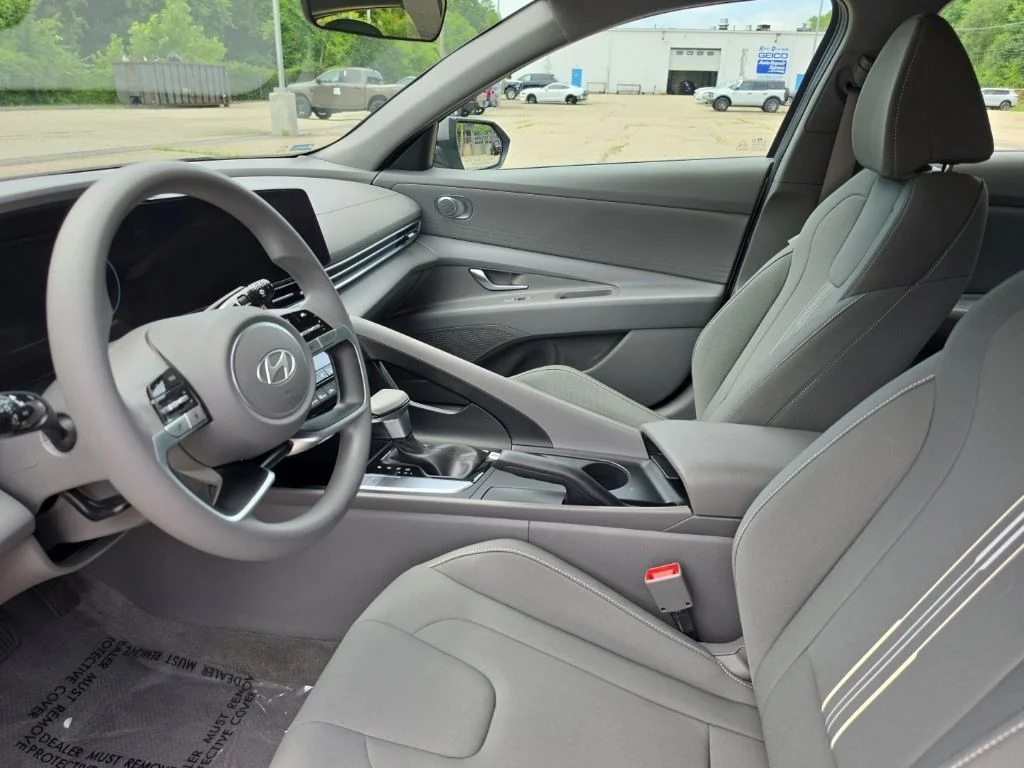 Used 2024 Metal Hyundai SEL image 12