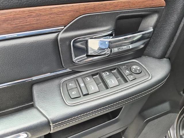 Used 2015 Crystal Metallic Ram Laramie image 10