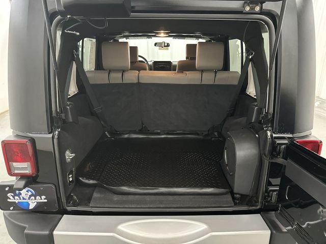 Used 2009 Black Jeep Unlimited Sahara image 21
