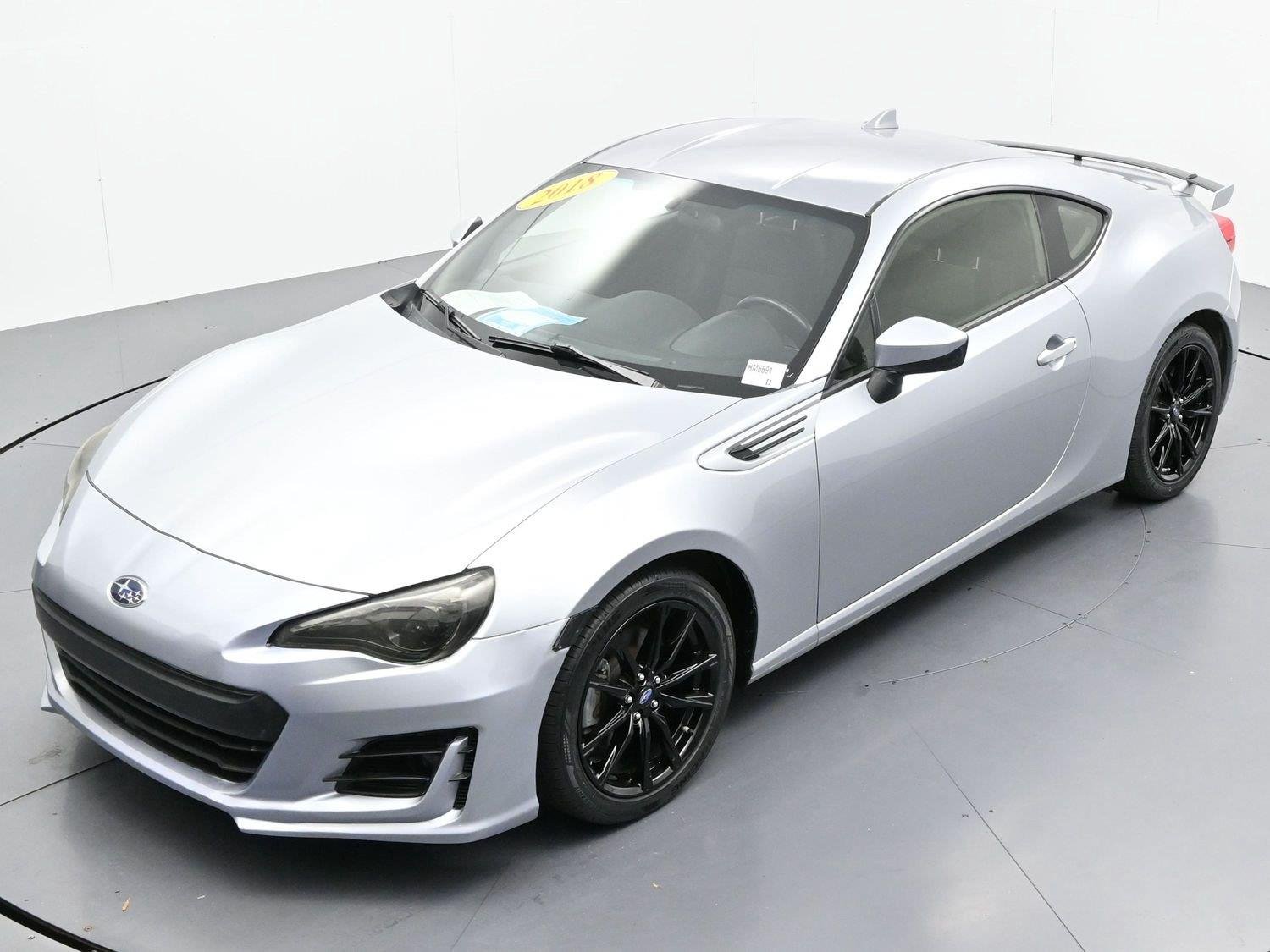 Used 2018  Subaru Premium image 30