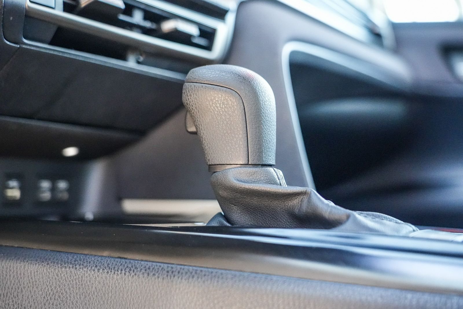 2025 Toyota Camry LE - Photo 22