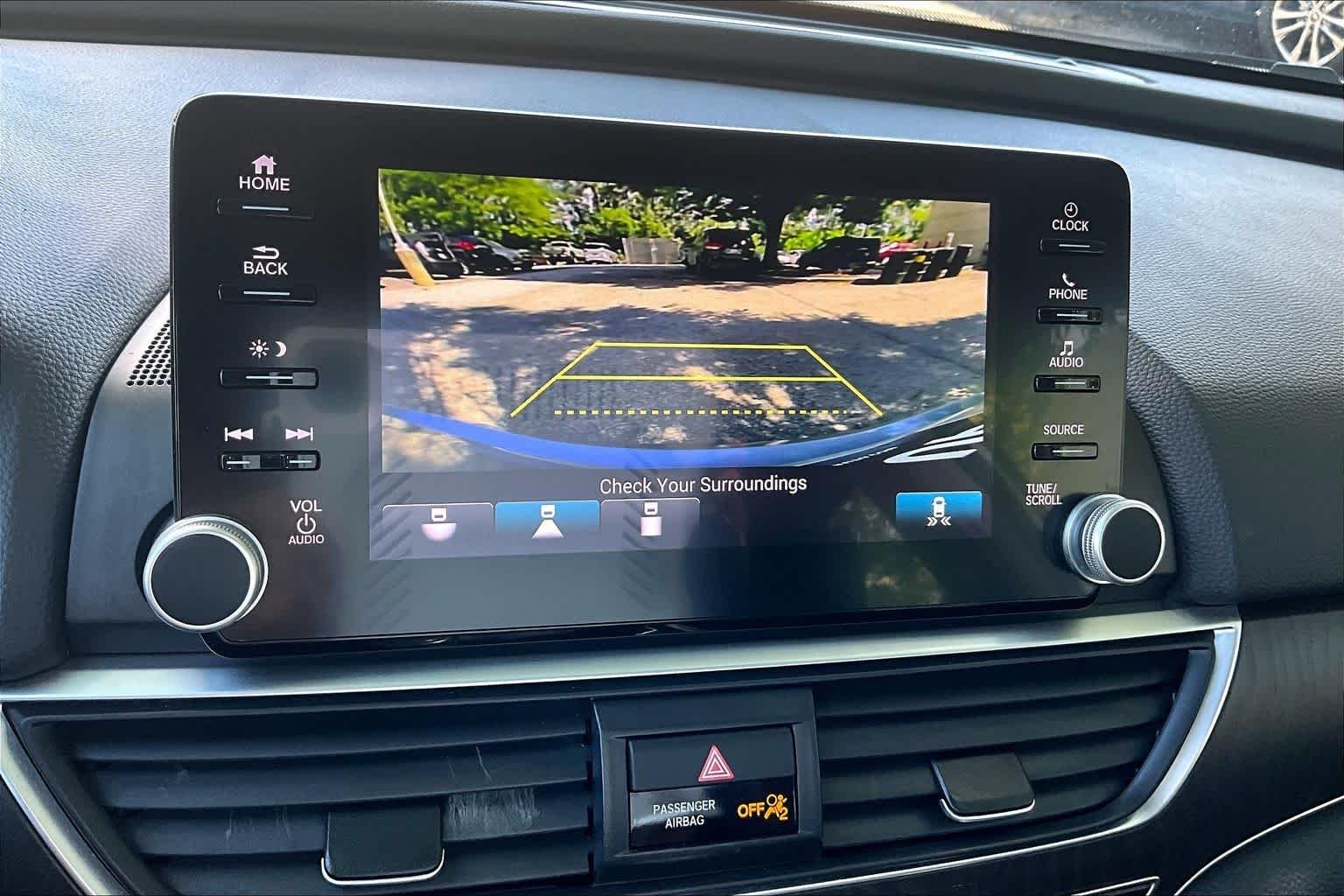 Used 2020 Lunar Silver Metallic Honda EX-L image 27
