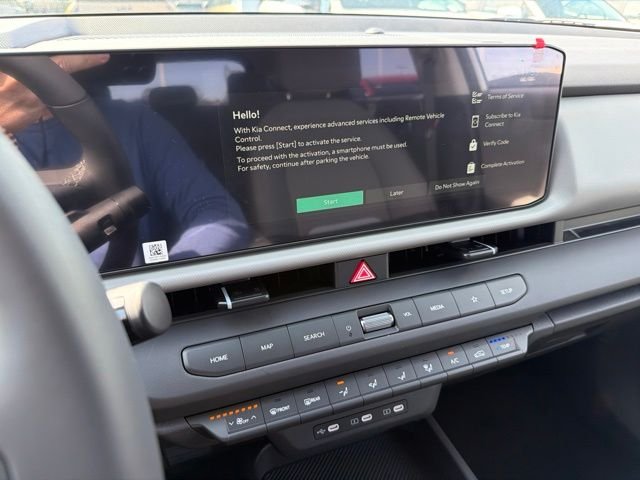 New 2027 Snow White Pearl Kia LX image 13