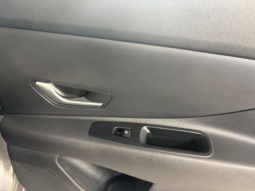 Used 2024 Silver Hyundai SEL image 15