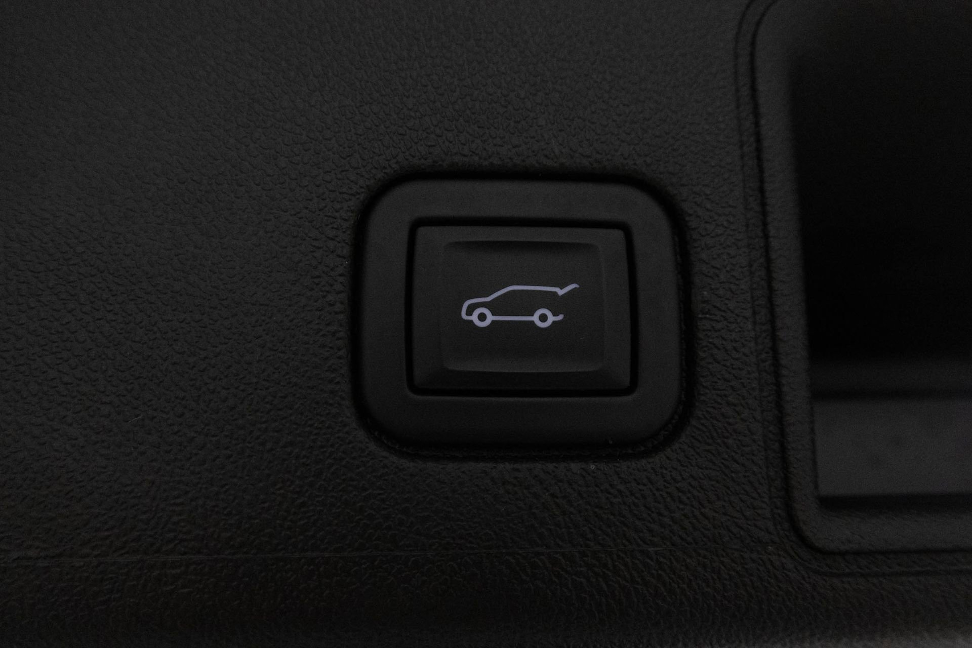 2023 GMC TERRAIN - Image 36