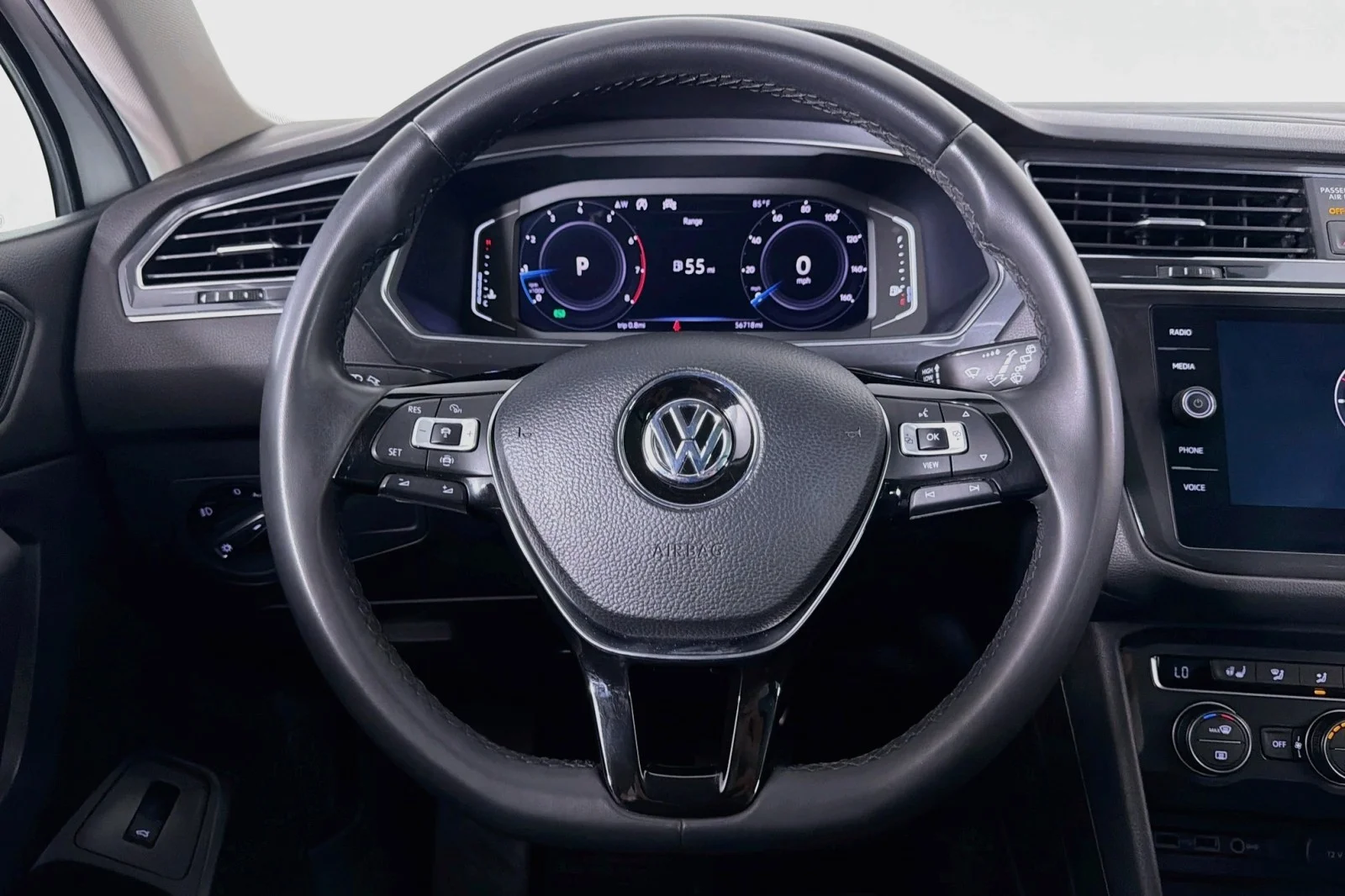 Used 2020 Pure White Volkswagen SEL image 19