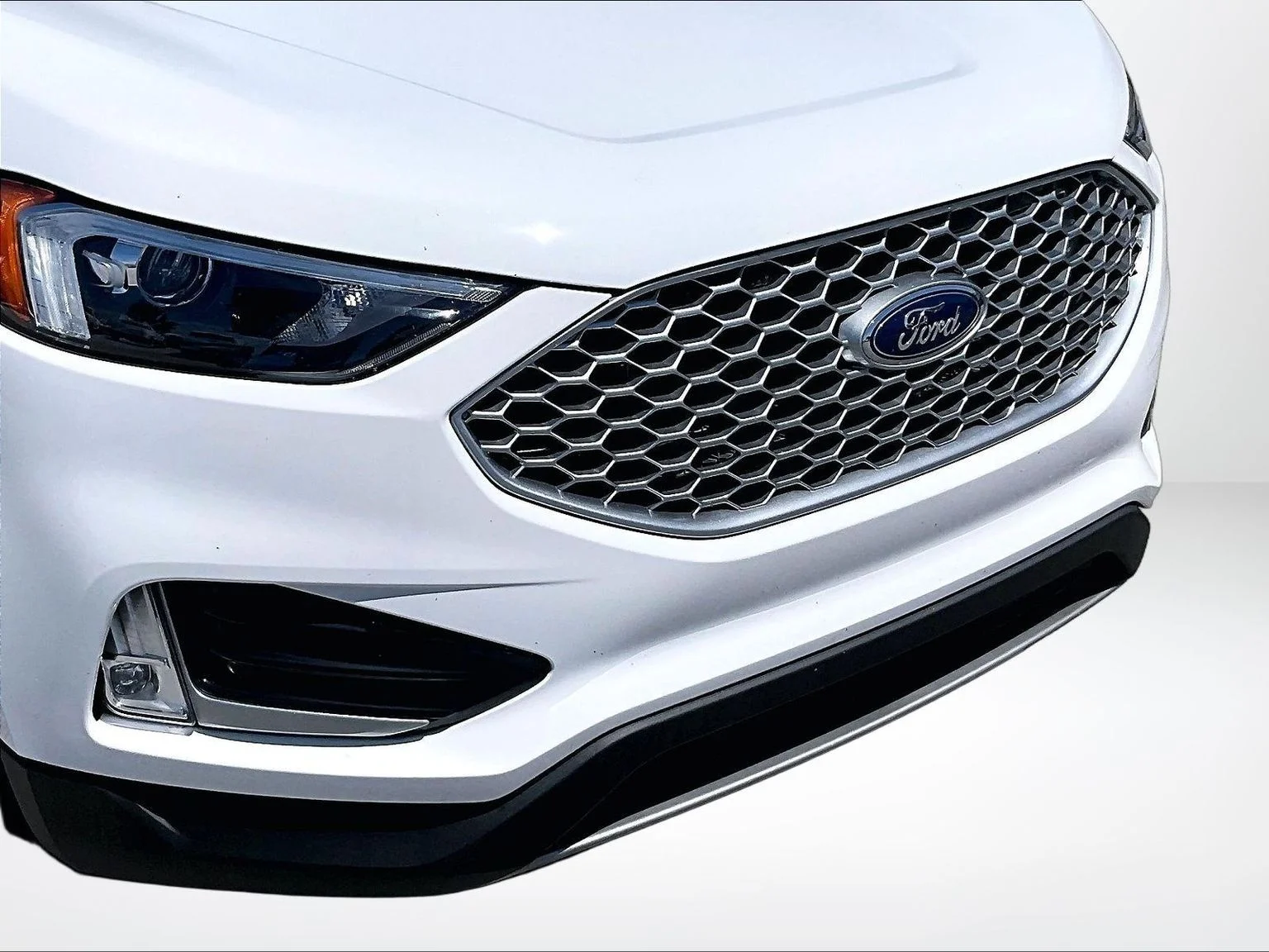 Used 2024 White Ford SEL image 29