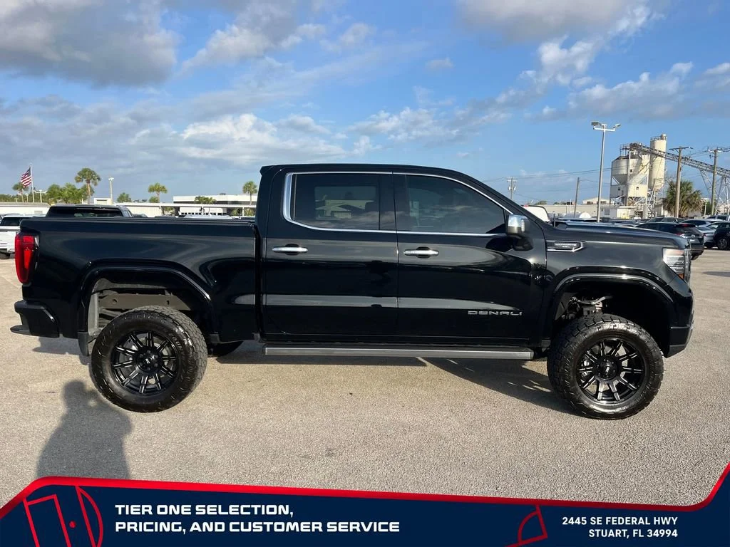 Used 2024 Onyx Black GMC Denali Ultimate image 4