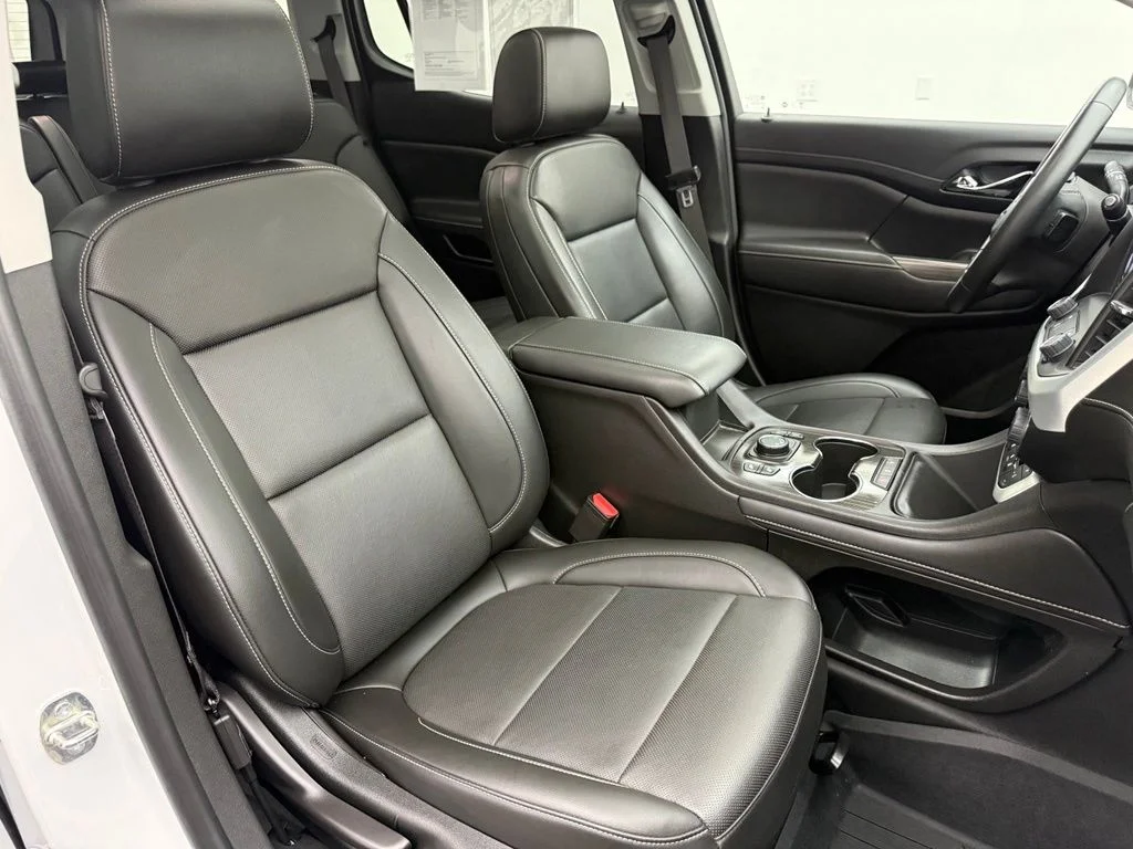 Used 2023 White GMC SLT image 37