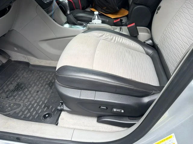 Used 2015 Silver Buick Base image 9