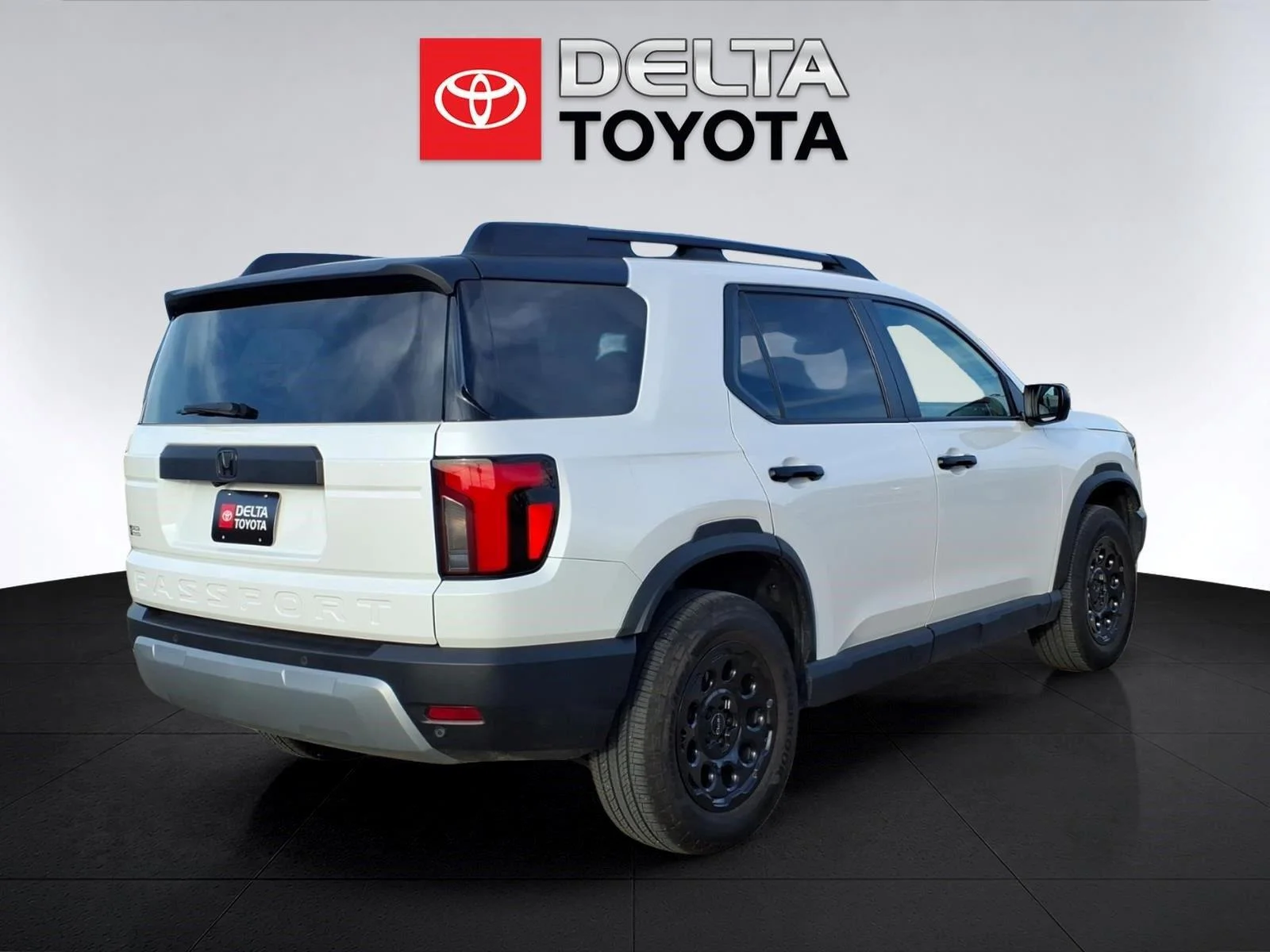 Used 2026 Platinum White Pearl Honda RTL image 5
