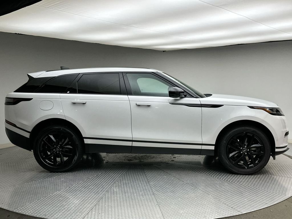 New 2026 Fuji White Land Rover S image 4