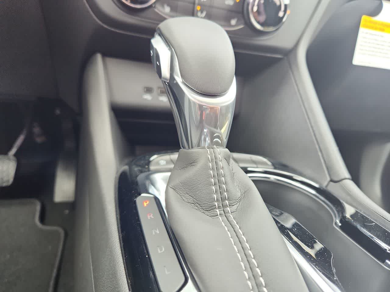 Used 2024 Summit White Buick Preferred image 18