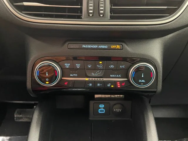 Used 2022 Black Ford  image 7
