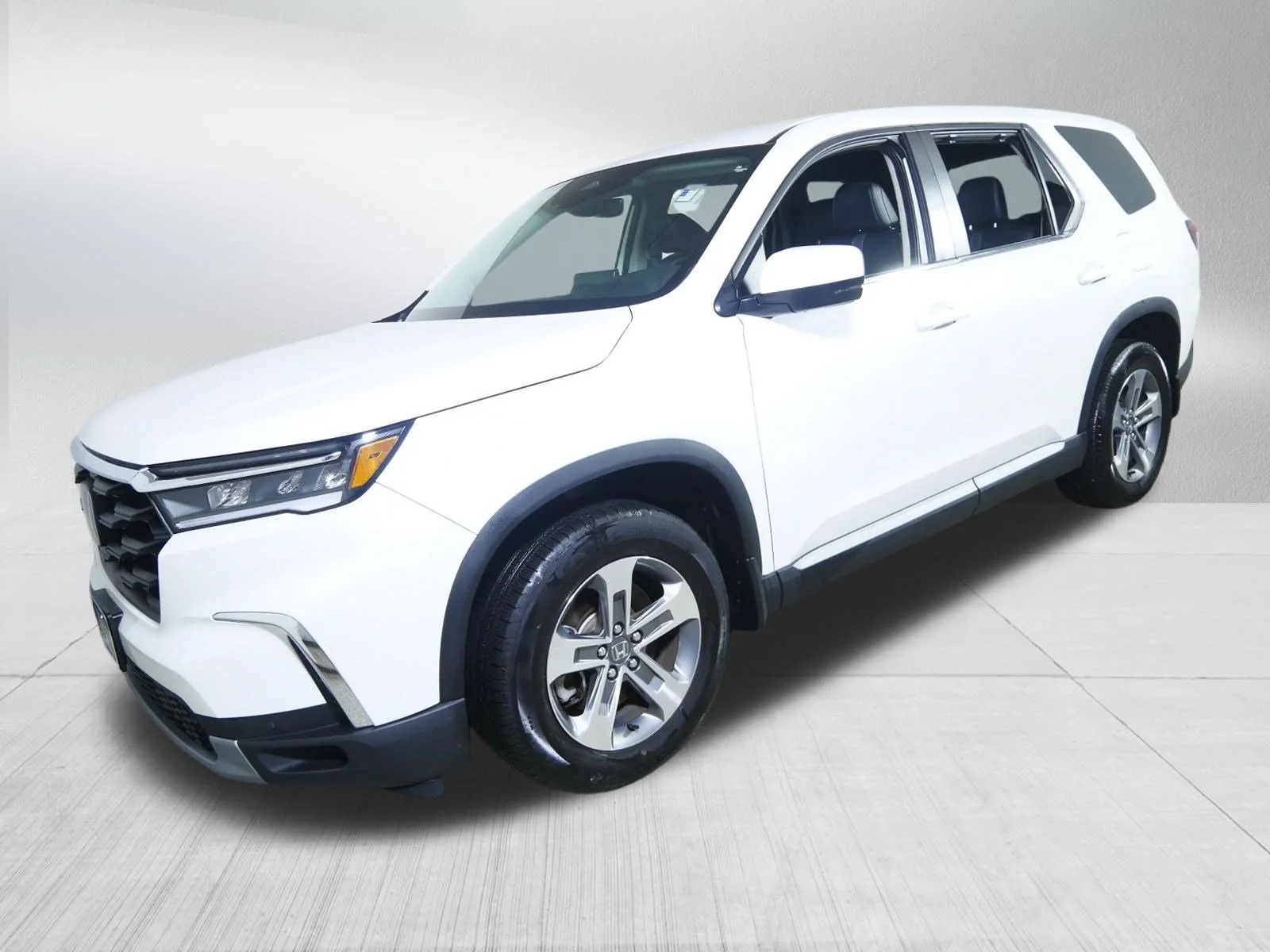 Used 2023 Platinum White Pearl Honda EX-L 8 Passenger image 3