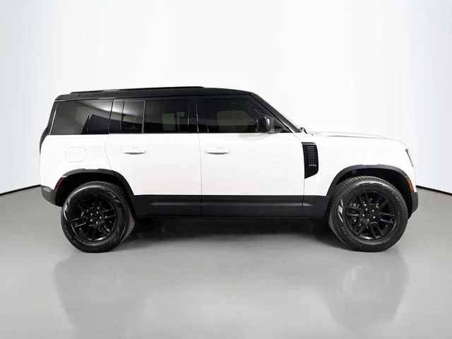 New 2026 Fuji White Land Rover S image 4