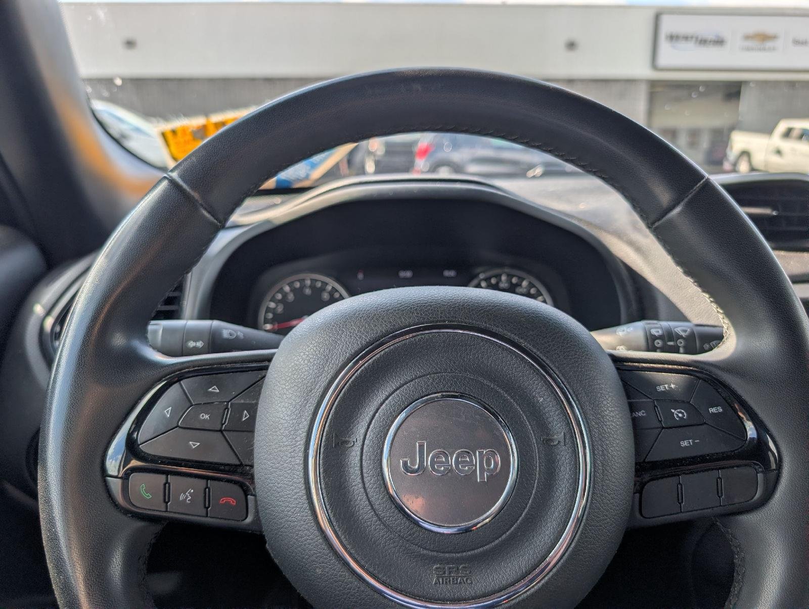 Used 2022 Black Clearcoat Jeep Altitude image 11