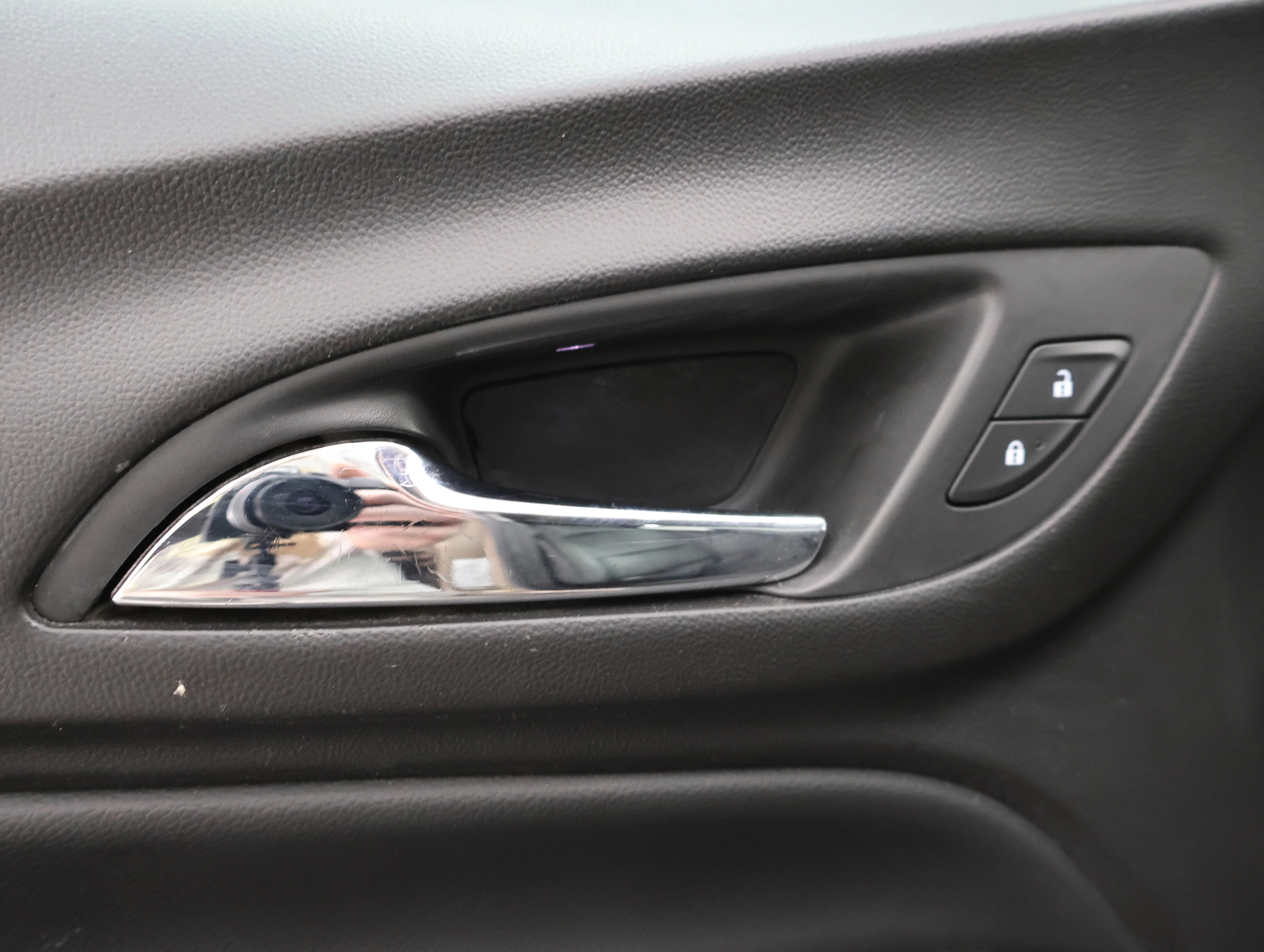 Used 2018 Sandy Ridge Metallic Chevrolet Premier image 41