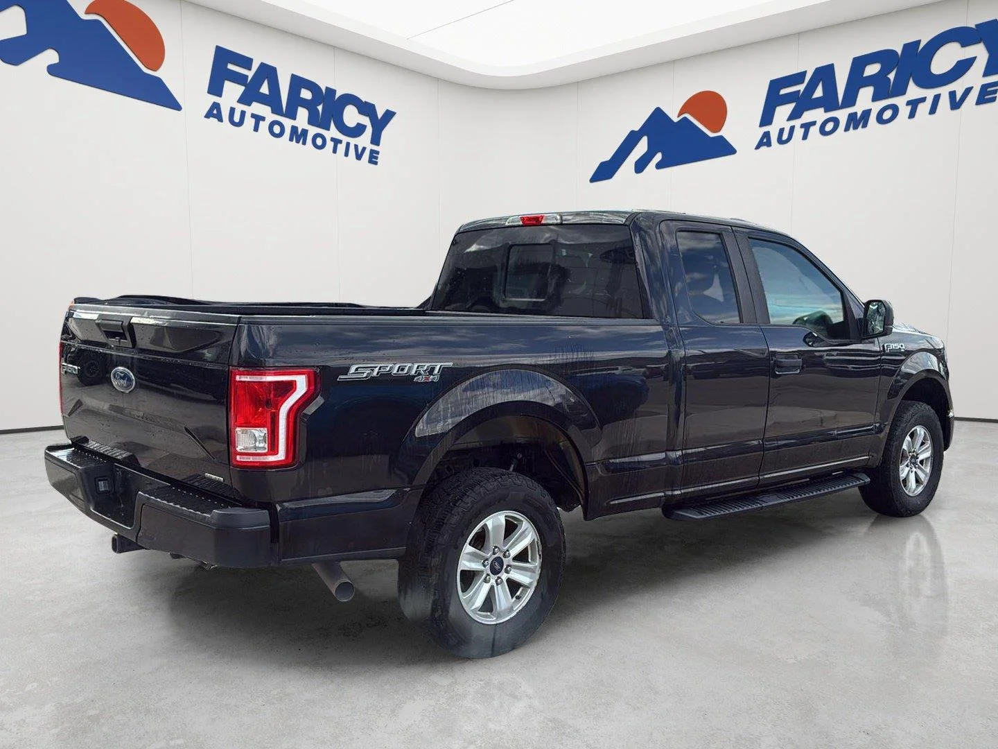 Used 2015 Tuxedo Black Metallic Ford XL image 3
