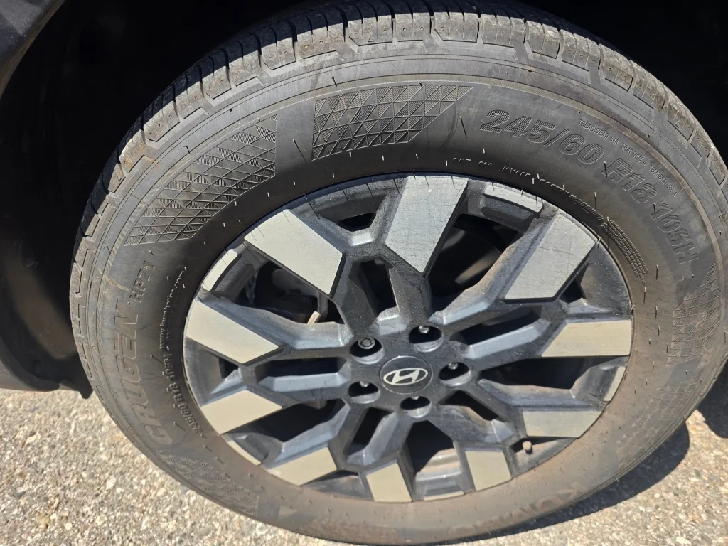 Used 2025 Rockwood Green Hyundai SEL Activity image 8