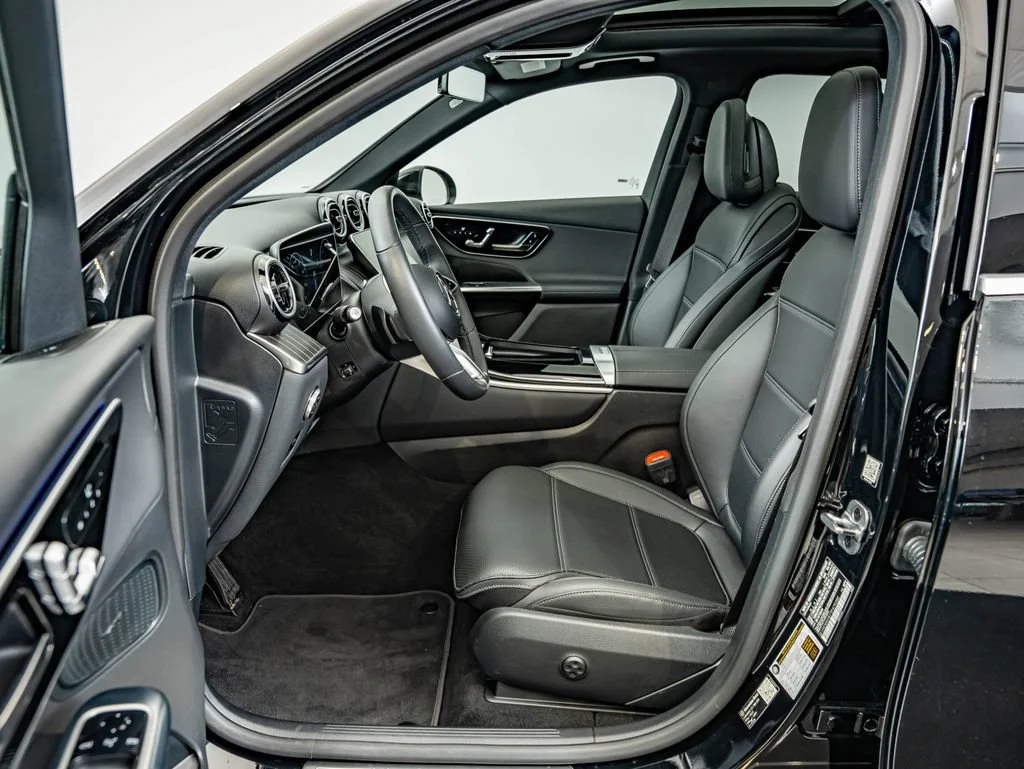 Certified Used 2026 Black Mercedes-Benz GLC 300 image 31