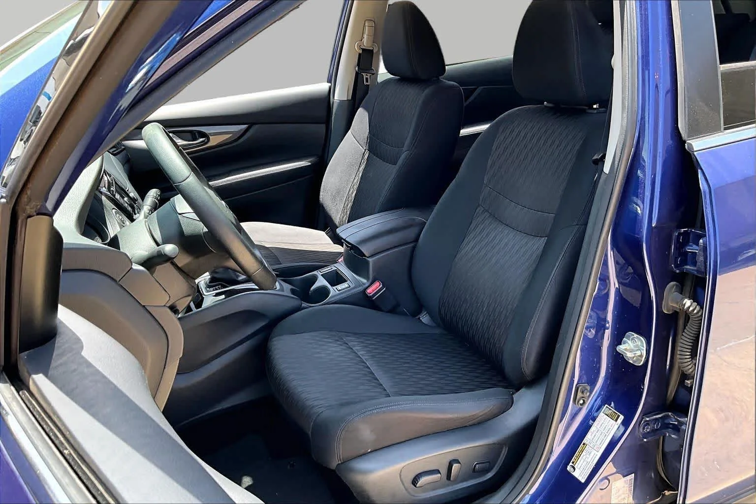 Used 2019 Caspian Blue Metallic Nissan SV image 7