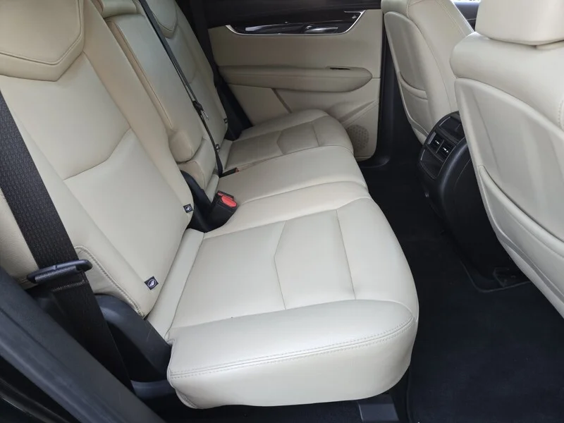 Used 2018 Stellar Black Metallic Cadillac FWD image 11