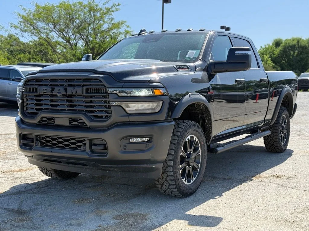 New 2026 Diamond Black Crystal Pearl-Coat Exterior Paint RAM Tradesman image 2