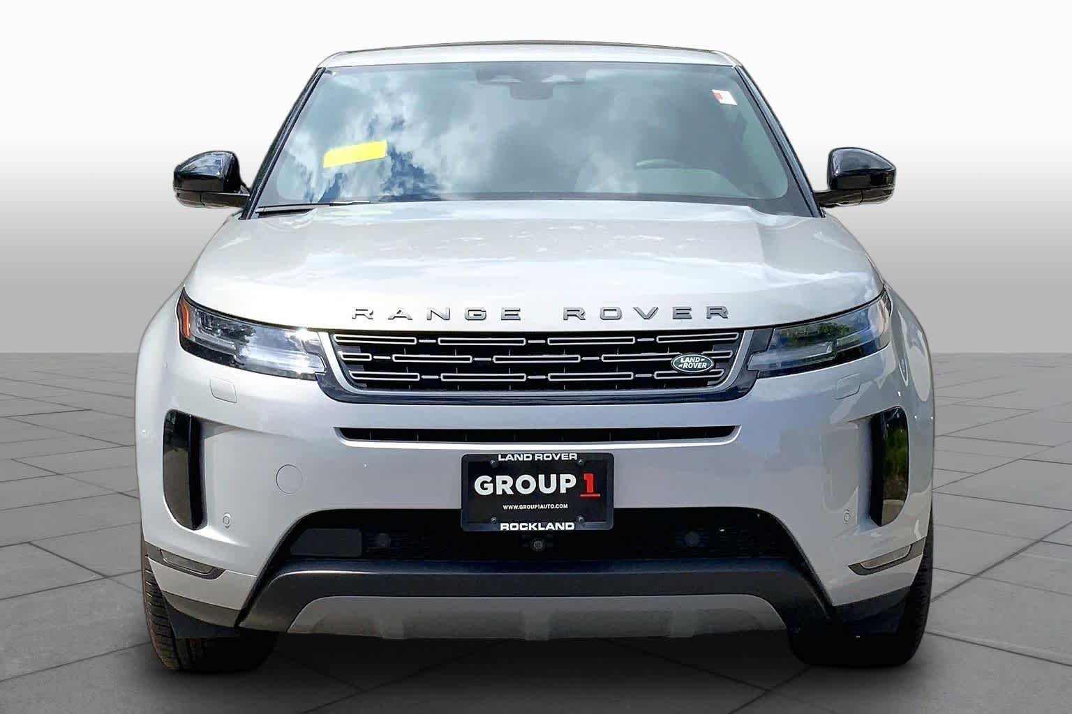 Used 2026 Seoul Pearl Silver Metallic Land Rover Core S image 4