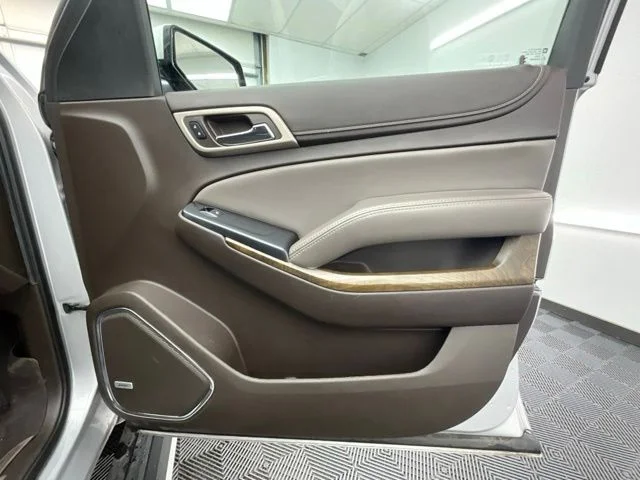 Used 2019 Silver GMC Denali image 16