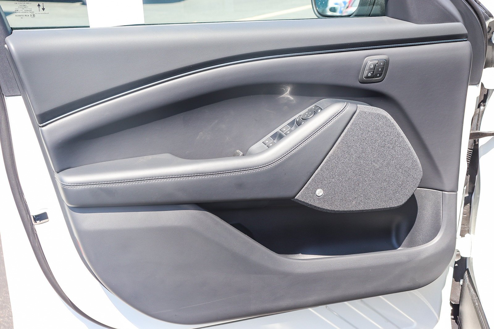 New 2026 Star White Metallic Tri-coat Ford Premium image 23