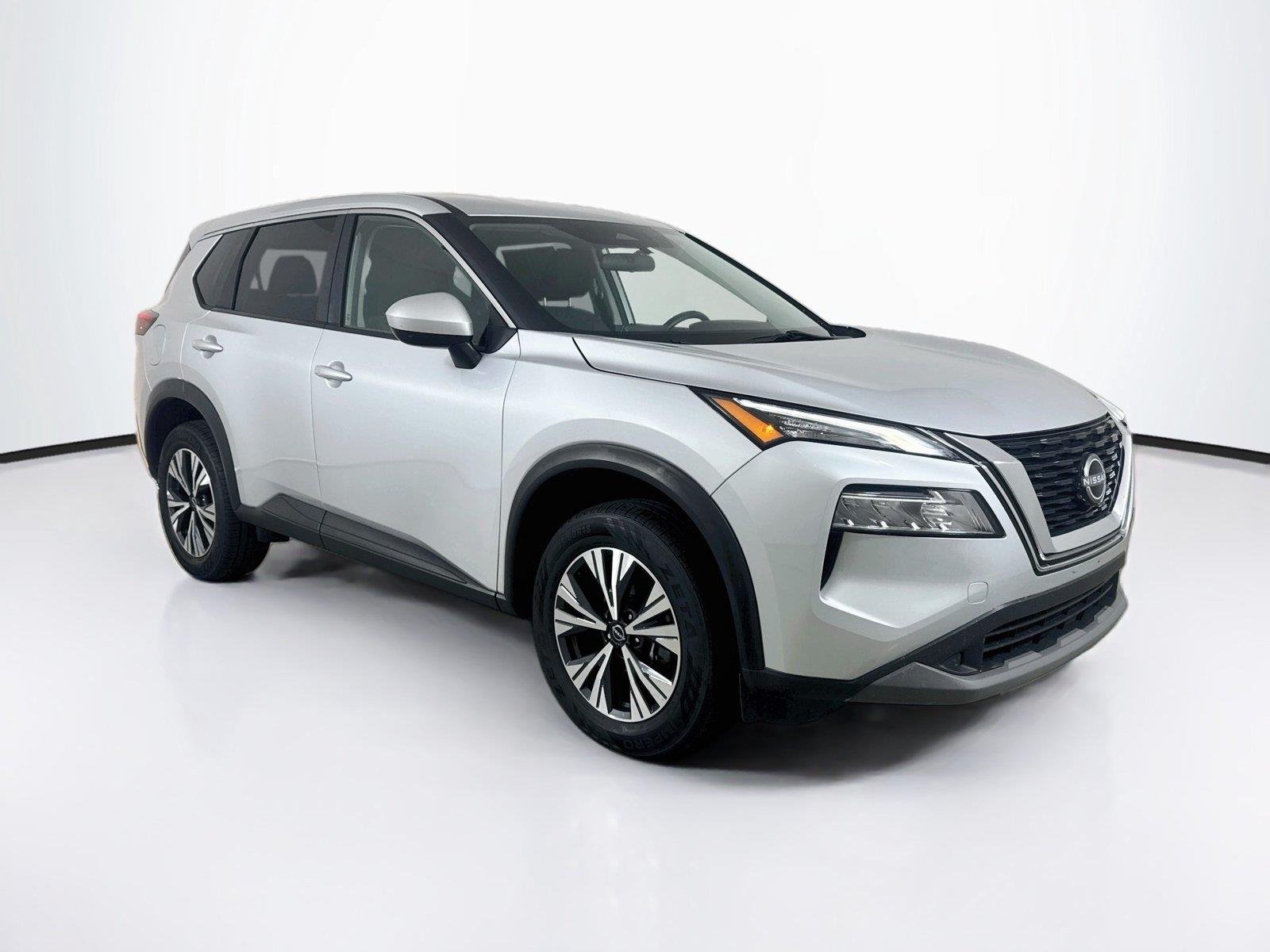 Used 2023 Super Black Nissan SV image 5