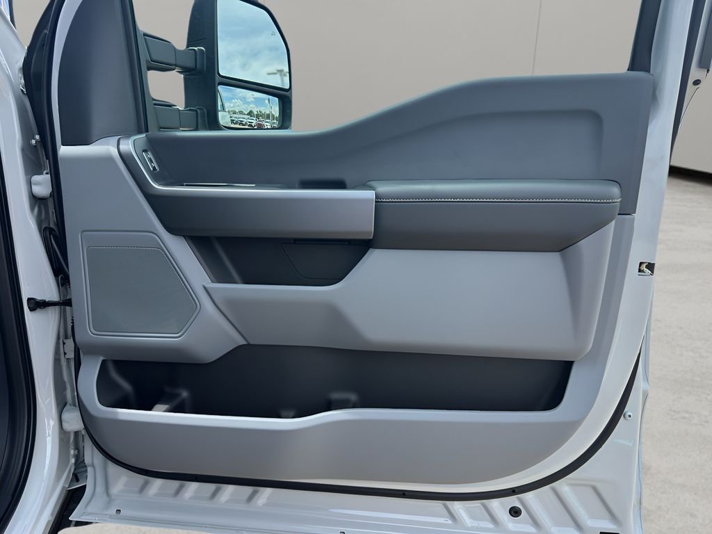 New 2026 Avalanche Ford F-250® XLT image 26