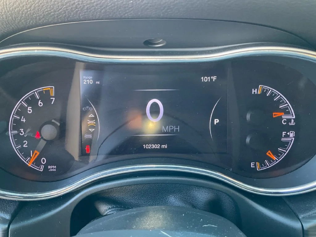 Used 2020 Gray Jeep Altitude image 13