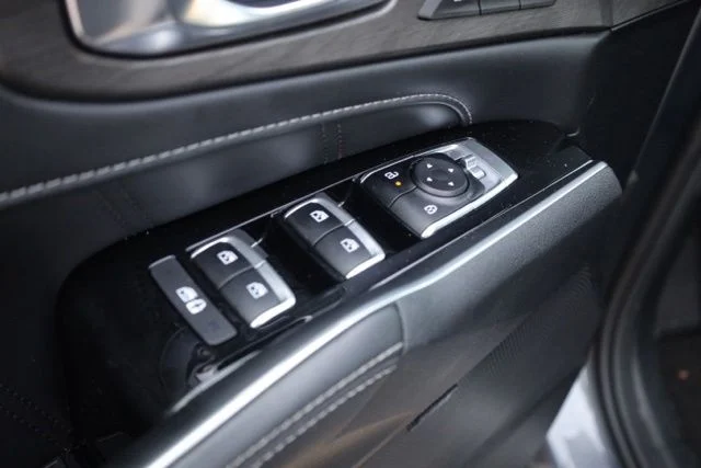 Used 2025 Silver Kia X-Line SX Prestige image 23
