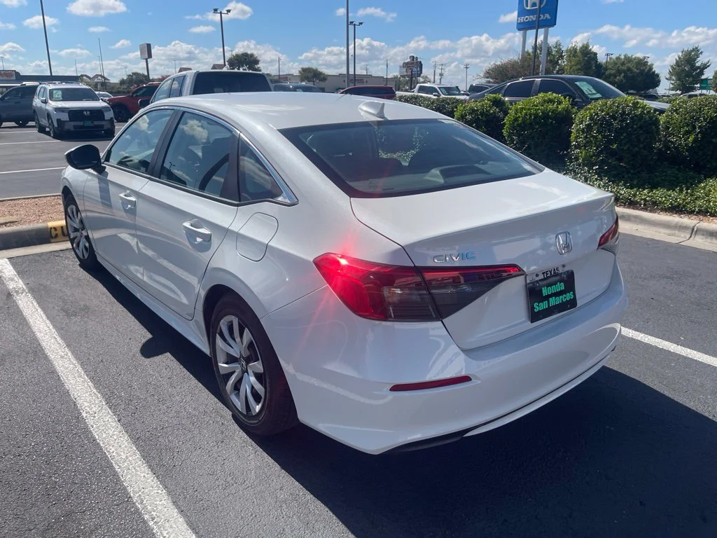 Certified Used 2023 Platinum White Pearl Honda 2.0L 4D LX image 25
