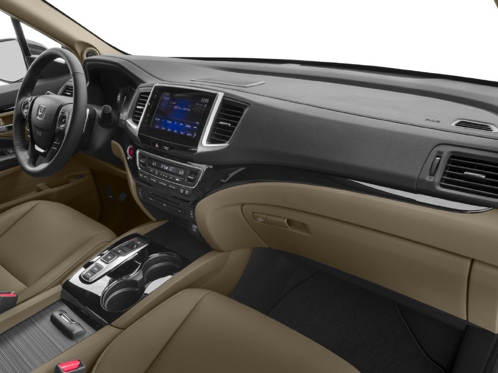 Used 2017  Honda Touring image 10