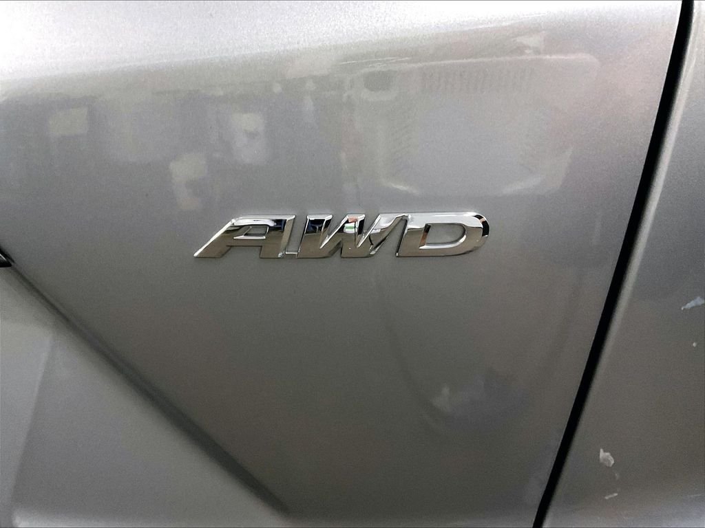 Used 2019 Silver Honda LX image 28
