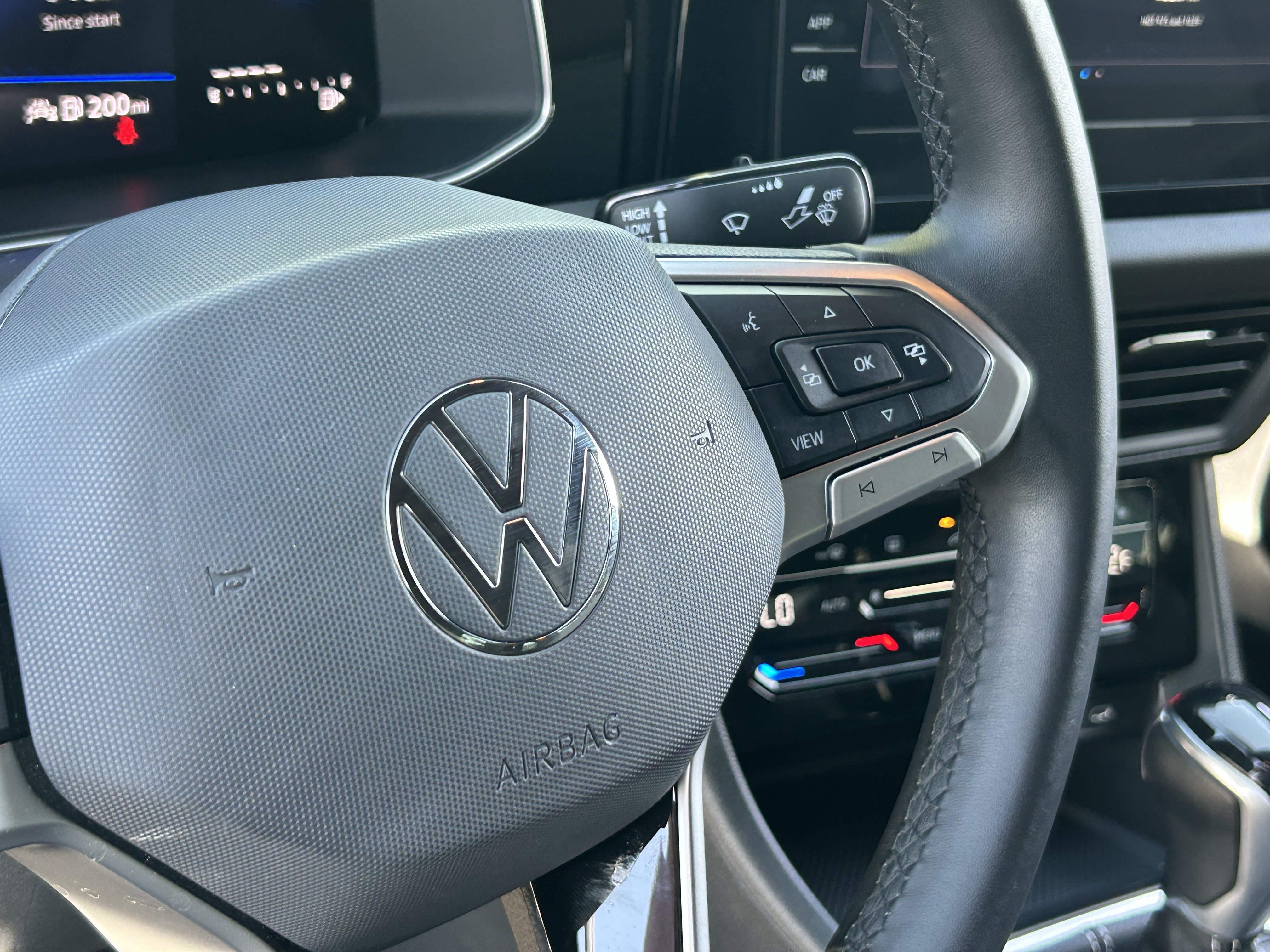 Used 2025 White Volkswagen Sport image 27