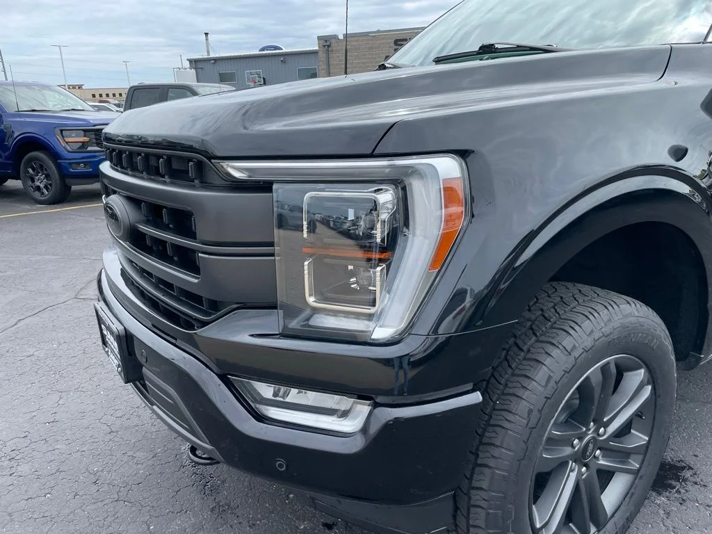 Used 2023 Black Ford Lariat image 38