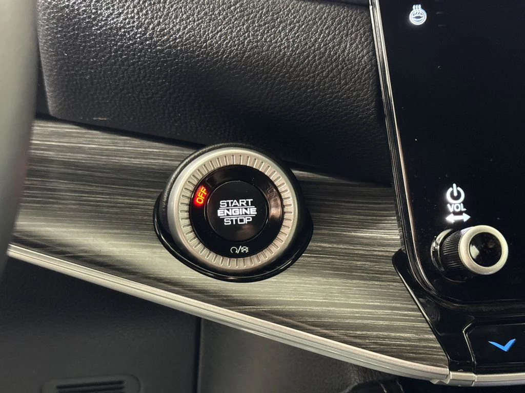 Used 2024 White Jeep Series II image 33